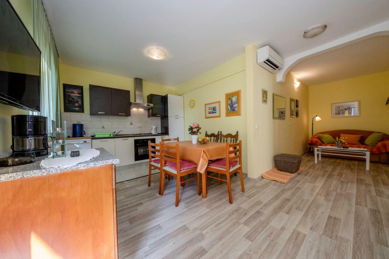 Apartment Marina Rab Town Exterior photo