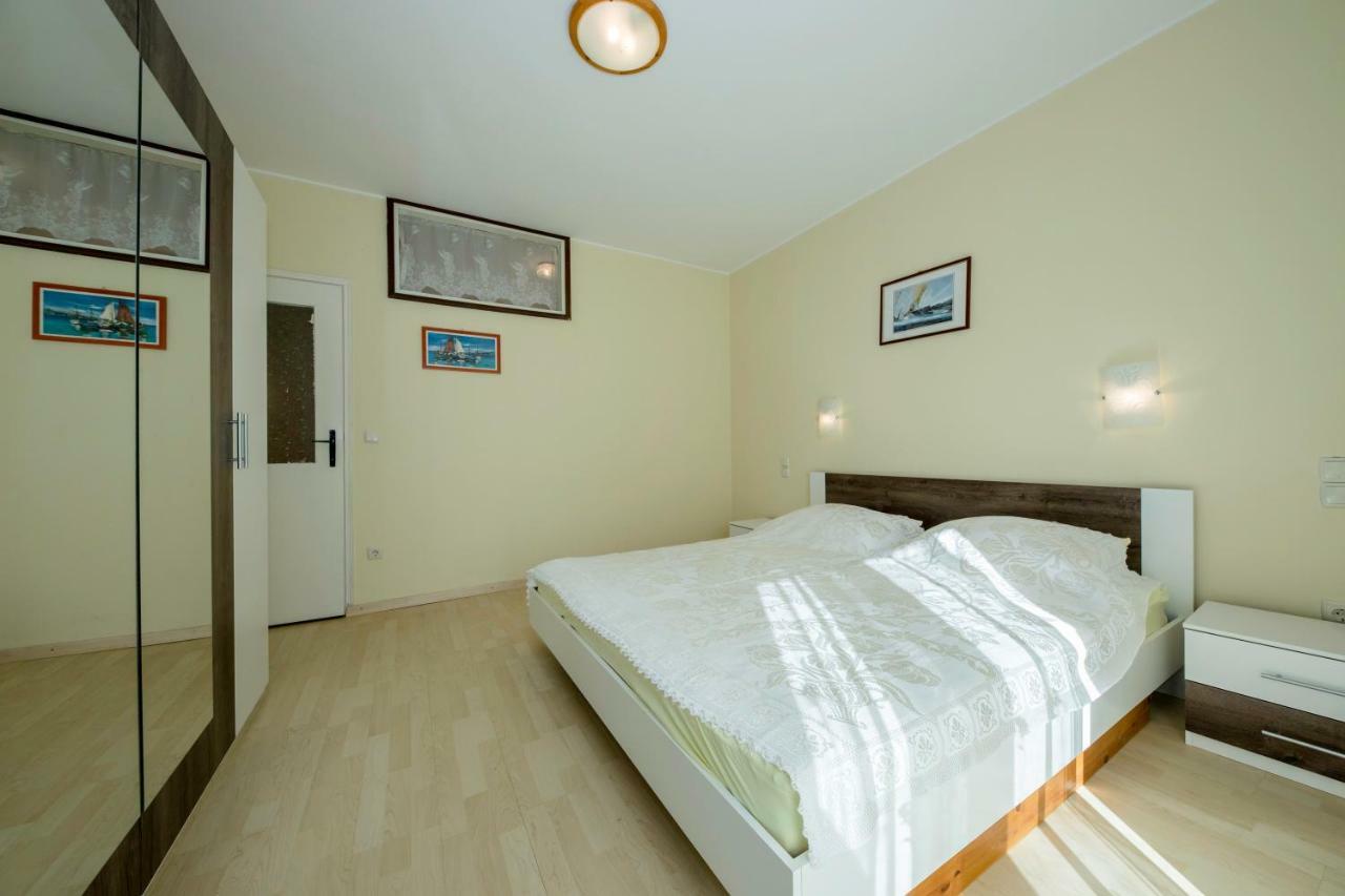 Apartment Marina Rab Town Exterior photo