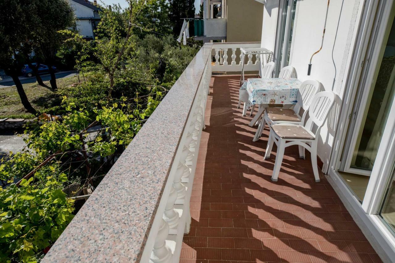 Apartment Marina Rab Town Exterior photo