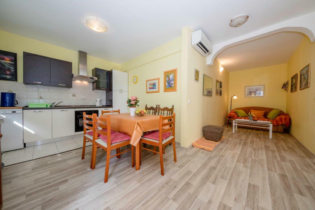 Apartment Marina Rab Town Exterior photo